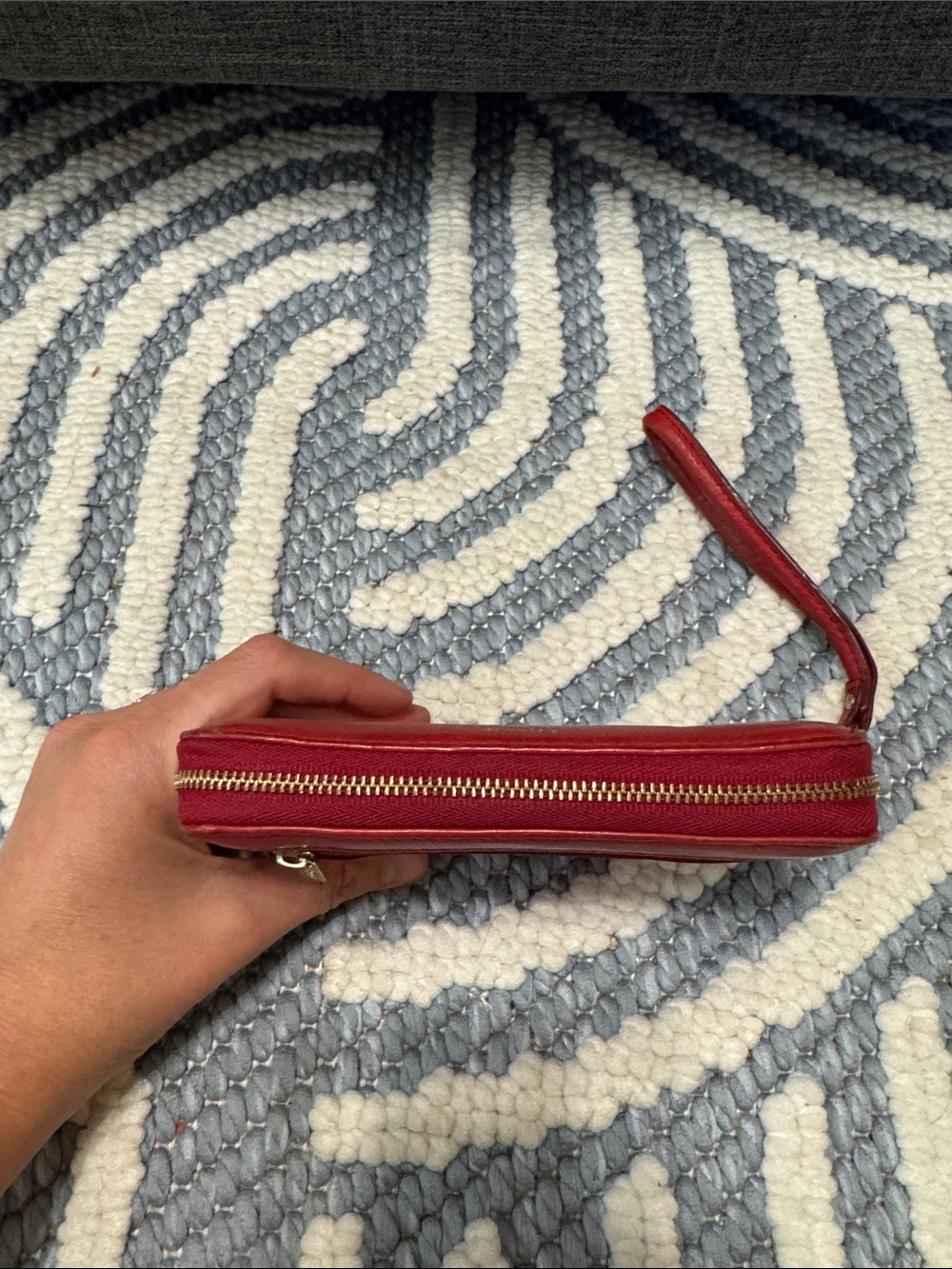 Fossil SL4268 Red Genuine Cowhide Leather Zip Around Wristlet Wallet - Picture 4 of 8
